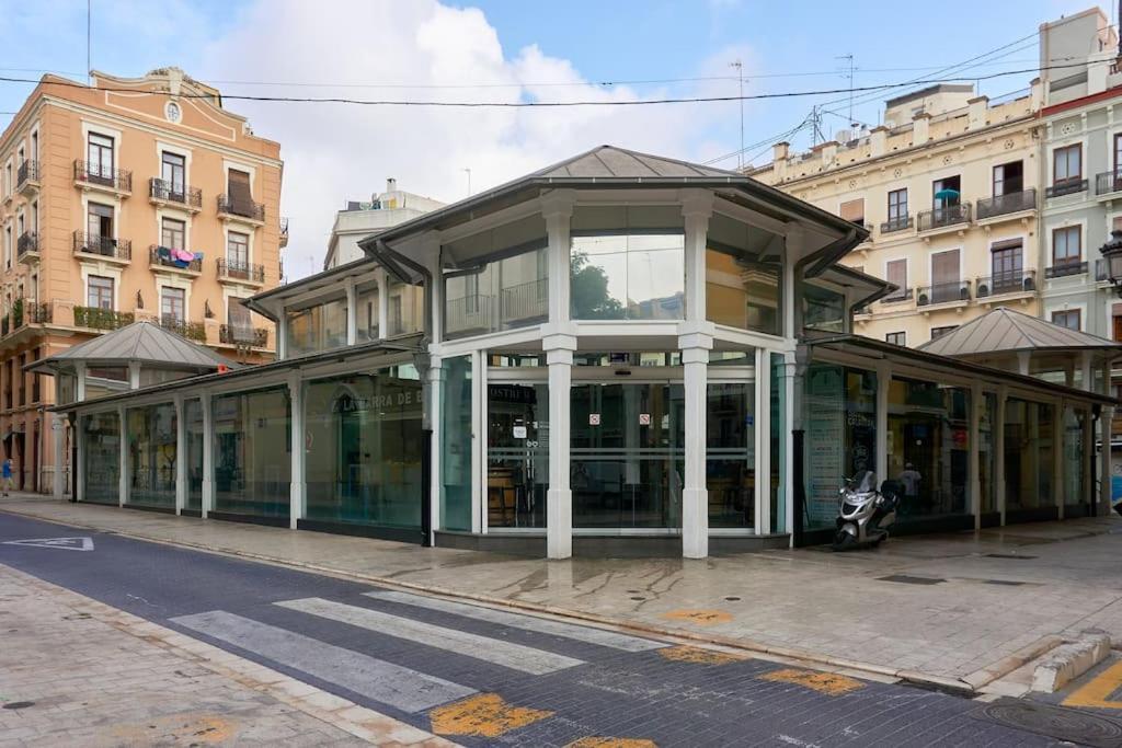 Sunny Cozy Penthouse With A Terrace At Plaza Del Carmen Valencia Bagian luar foto