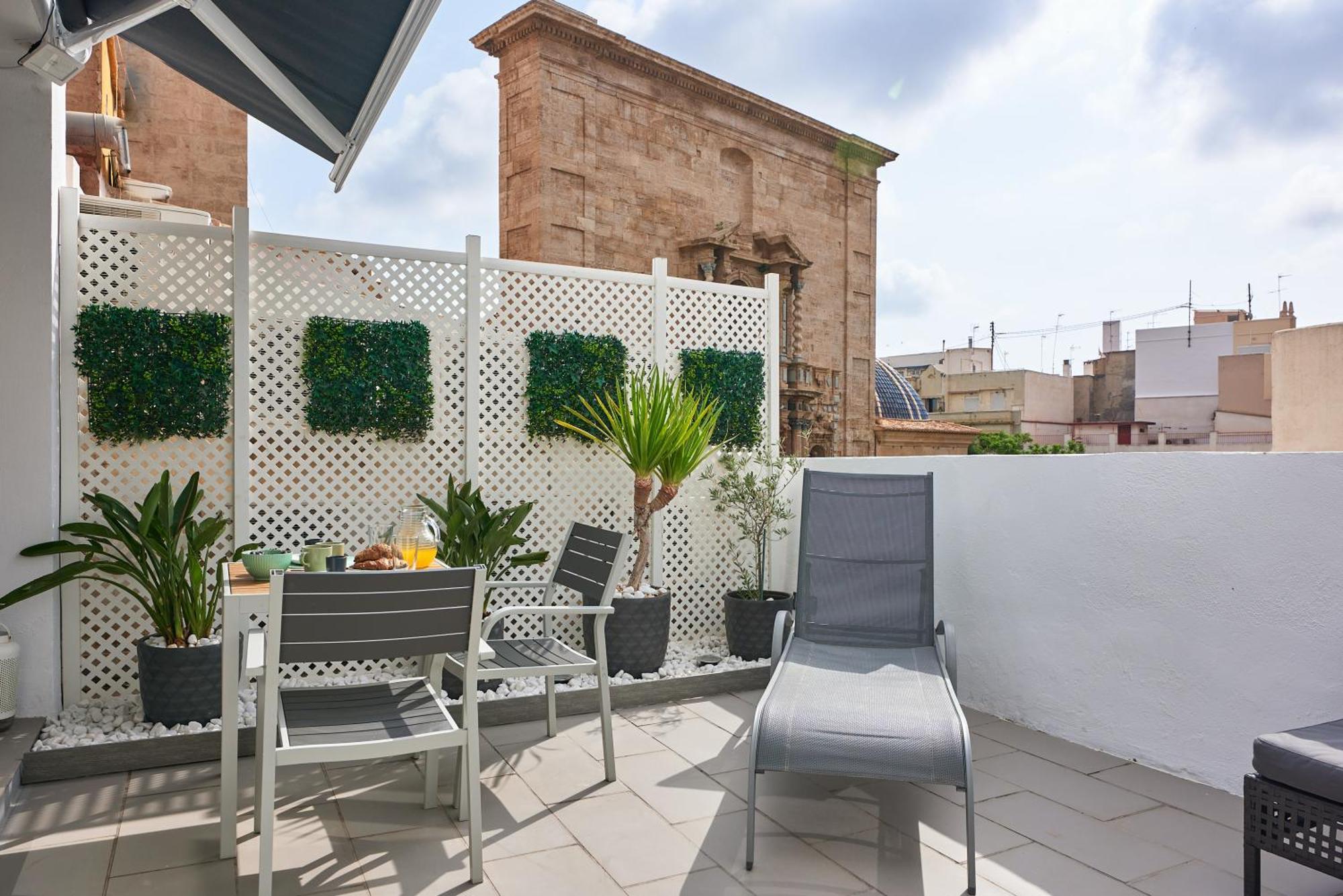 Sunny Cozy Penthouse With A Terrace At Plaza Del Carmen Valencia Bagian luar foto