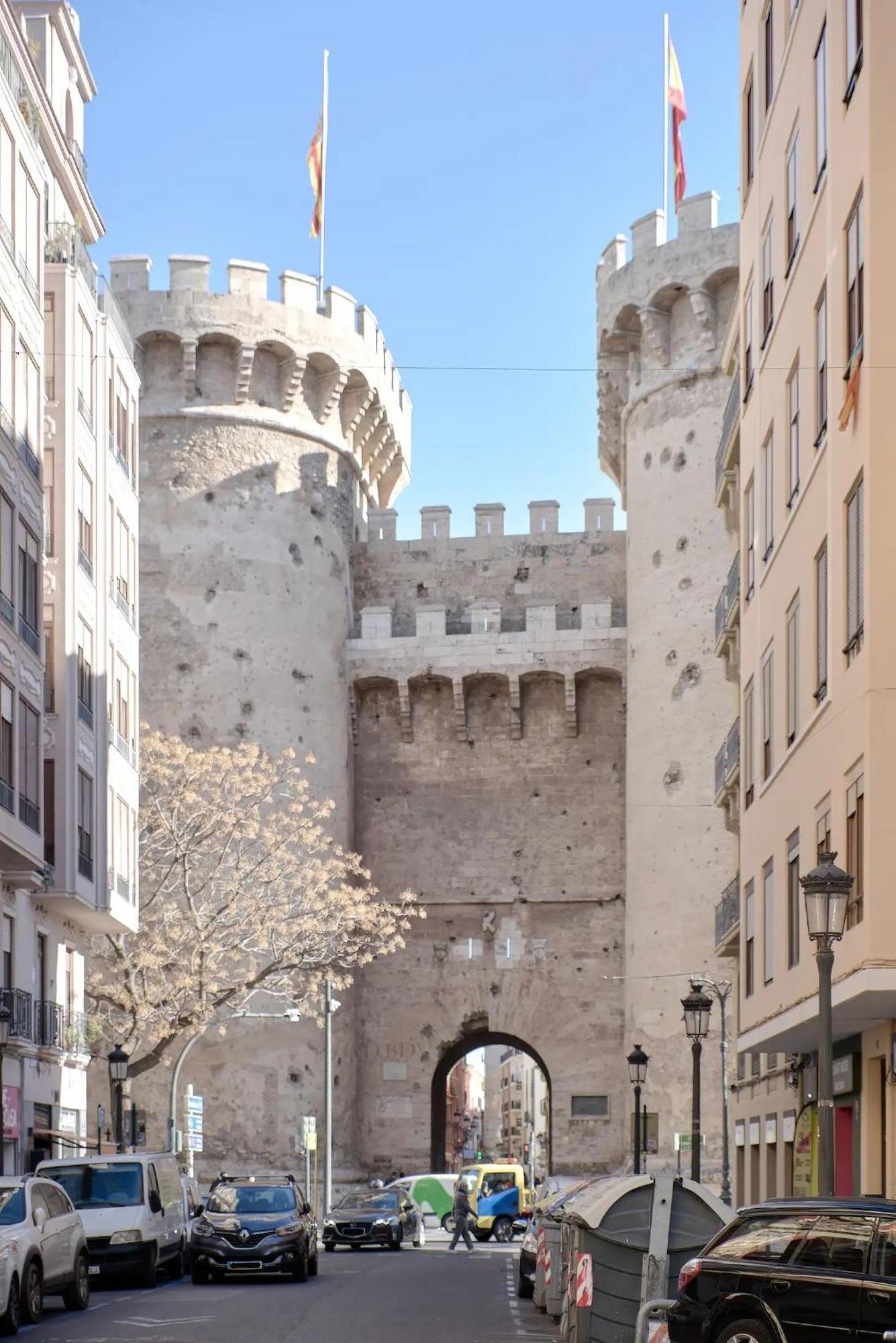 Sunny Cozy Penthouse With A Terrace At Plaza Del Carmen Valencia Bagian luar foto